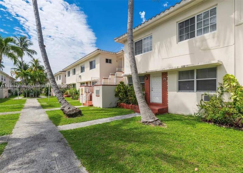 1 bedroom Condominium at 1197 Marseille Dr 12, Marseilles Condo, Miami Beach — photo 3