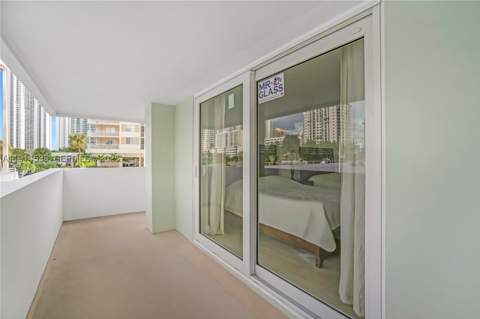 500 Bayview Dr 125, Sunny Isles Beach FL - photo 21 of 28