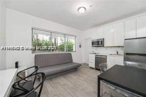 820 15th St 104, Miami Beach FL - photo 6 of 13