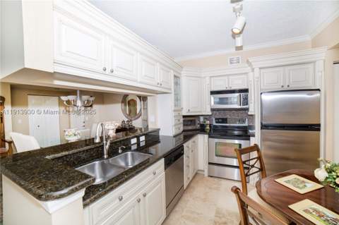 17100 N Bay Rd 1107, Sunny Isles Beach FL - photo 14 of 70