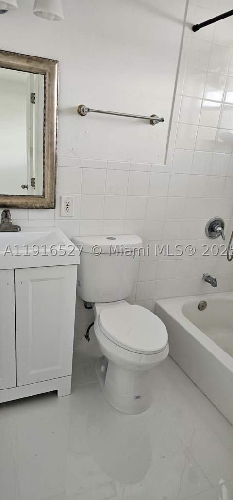 9375 SW 40th Ter 203, Miami FL - photo 6 of 7