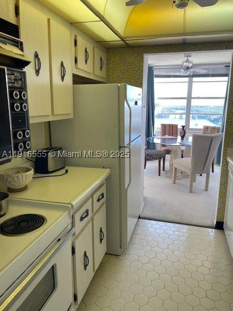 301 174th St 1605, Sunny Isles Beach FL - photo 12 of 27