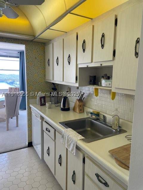301 174th St 1605, Sunny Isles Beach FL - photo 13 of 27