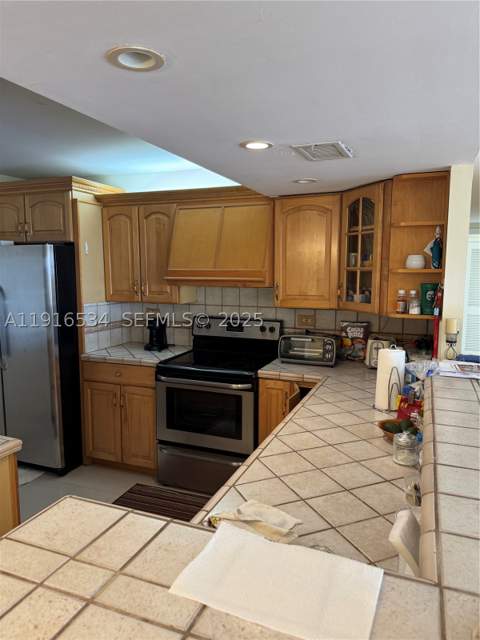 800 NE 195th St 714, Miami FL - photo 18 of 18