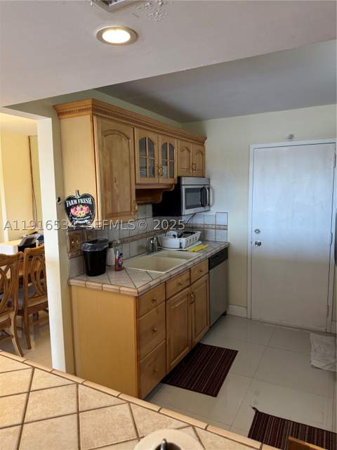 800 NE 195th St 714, Miami FL - photo 7 of 18