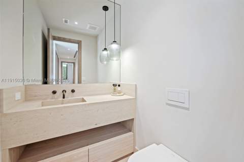 5831 Alton Rd, Miami Beach FL - photo 24 of 48