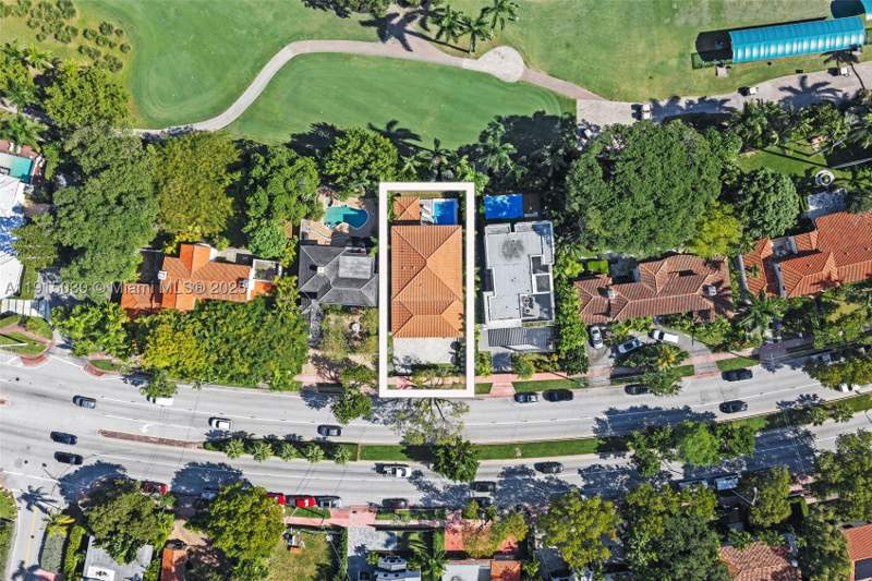 4 bedroom SingleFamilyResidence at 5831 Alton Rd, La Gorce Golf Sub, Miami Beach — photo 4