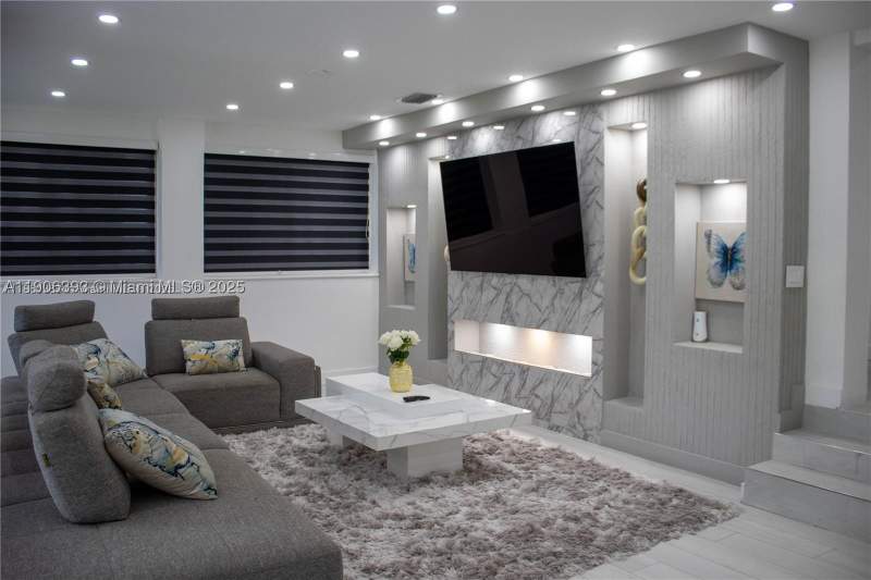 3 bedroom SingleFamilyResidence at 295 NE 150th St, Bisc Gardens Sec D, Miami — photo 2