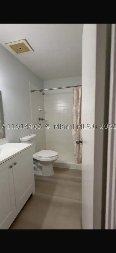 17901 NW 68 Ave T-205, Hialeah FL - photo 6 of 13