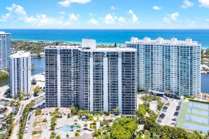 2 bedroom Condominium at 20281 E Country Club Dr 1009, Hamptons West, Aventura — photo 1