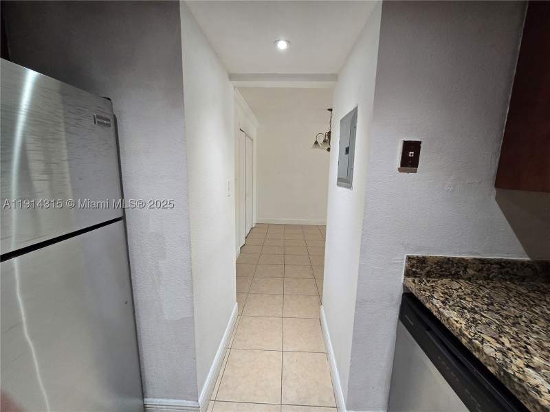 1 bedroom Condominium at 6940 Miami Gardens Dr 1-319, Coral Gate East Condo, Hialeah — photo 5