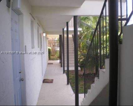 1 bedroom Condominium at 3680 Oak Ave 6, Douglas Oaks Condo, Miami — photo 2