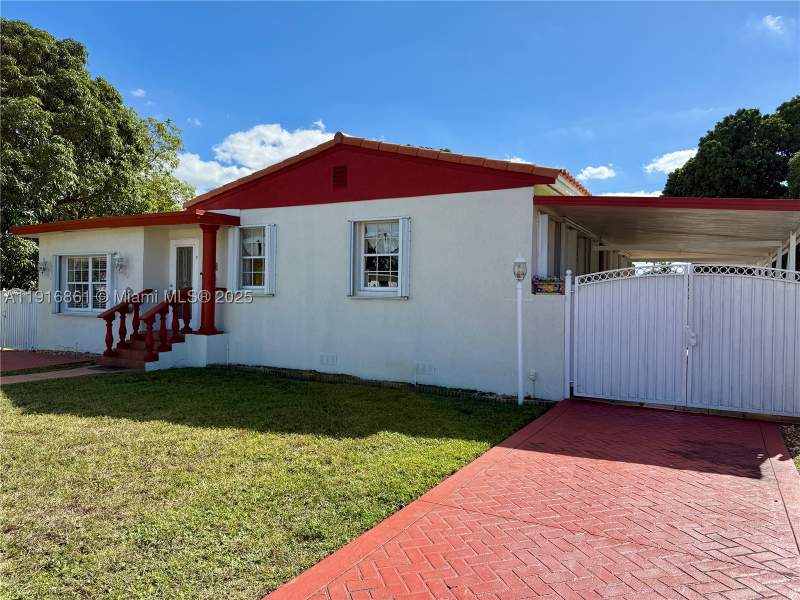 4 bedroom SingleFamilyResidence at 174 E 41st St, Mosers Addn To Hialeah, Hialeah — photo 4
