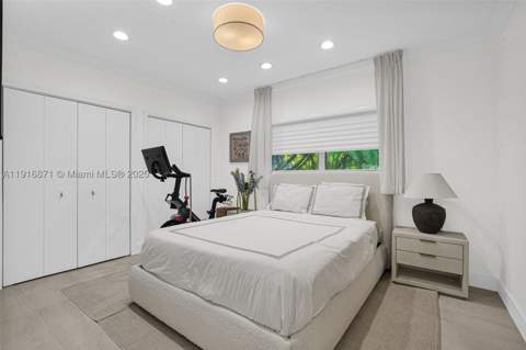 145 Bal Bay Dr, Bal Harbour FL - photo 17 of 25