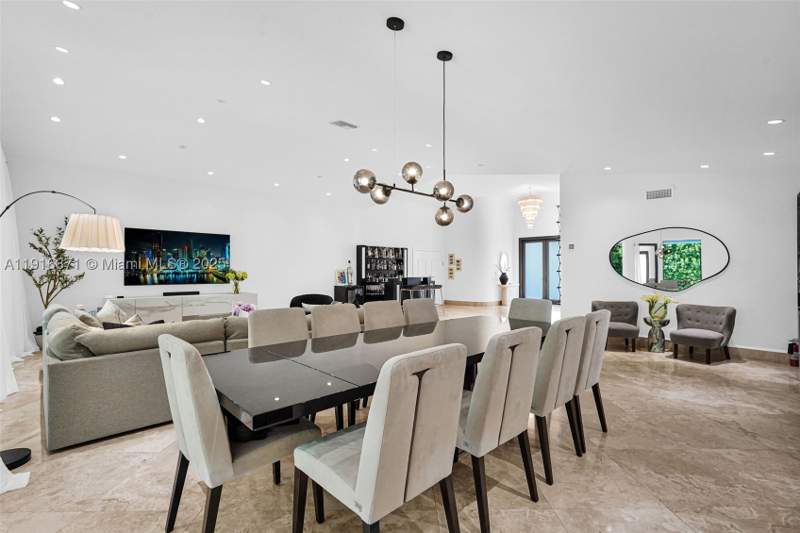 3 bedroom SingleFamilyResidence at 145 Bal Bay Dr, Bal Harbour Res Sec, Bal Harbour — photo 5