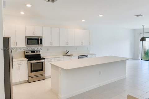 25564 SW 108th Ave, Homestead FL - photo 6 of 15