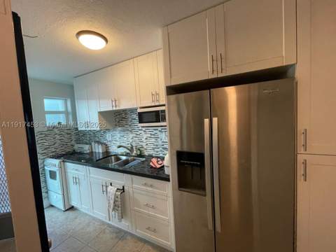 6490 Collins Ave 5, Miami Beach FL - photo 10 of 13