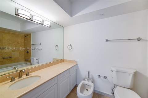 5900 Collins Ave 506, Miami Beach FL - photo 13 of 35