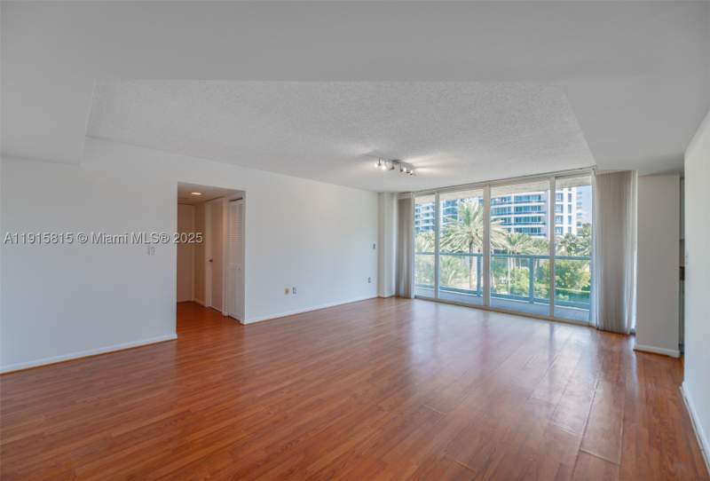 2 bedroom Condominium at 5900 Collins Ave 506, The Grandview Condo, Miami Beach — photo 3