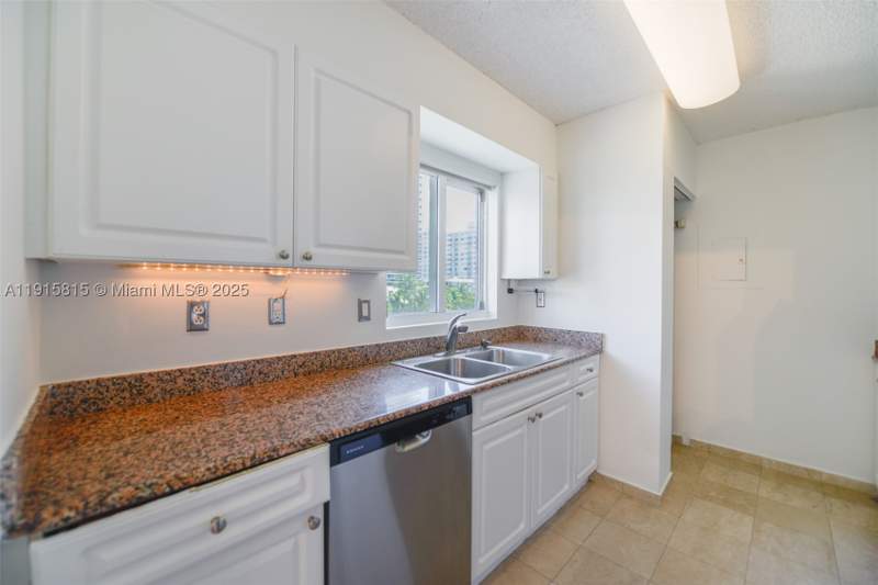 2 bedroom Condominium at 5900 Collins Ave 506, The Grandview Condo, Miami Beach — photo 5