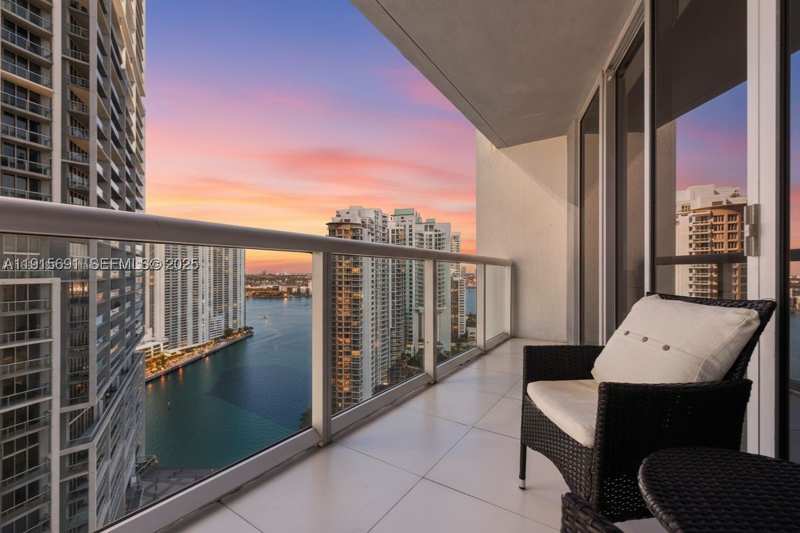 1 bedroom Condominium at 495 Brickell Ave 2206, Icon Brickell No Two, Miami — photo 1
