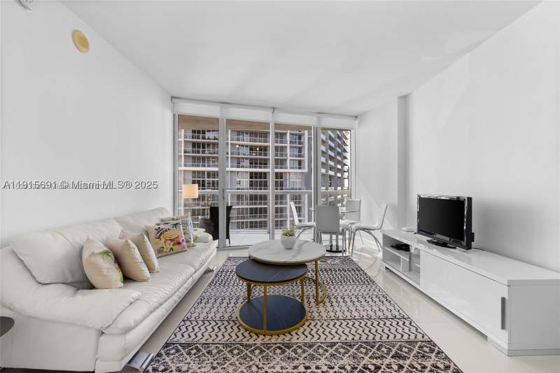 1 bedroom Condominium at 495 Brickell Ave 2206, Icon Brickell No Two, Miami — photo 5