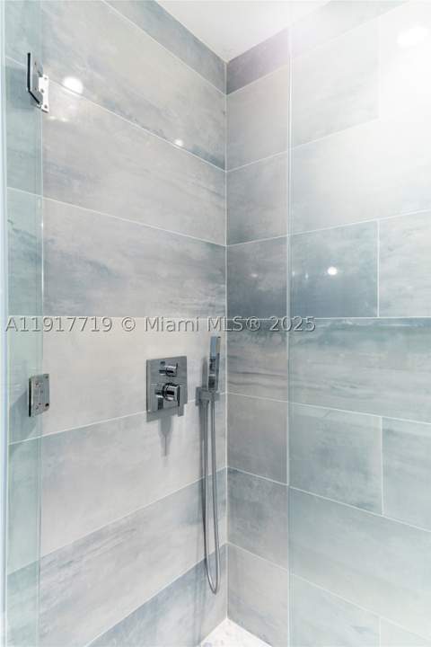 1100 West Ave 1515, Miami Beach FL - photo 23 of 26