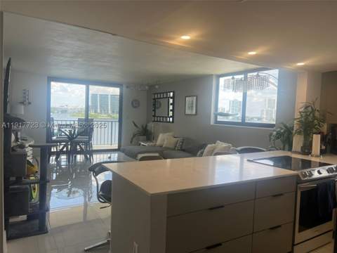 17878 N Bay Rd 507, Sunny Isles Beach FL - photo 19 of 48