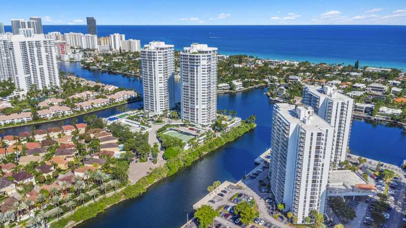 2 bedroom Condominium at 20515 E Country Club Drive 345, Waterview Condo, Aventura — photo 1
