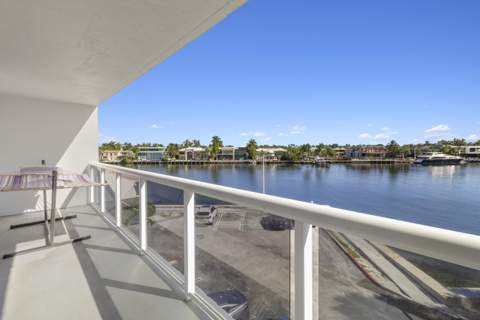 20515 E Country Club Drive 345, Aventura FL - photo 8 of 39