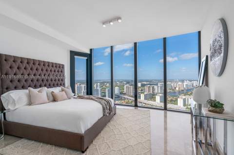 18555 Collins Ave 5105, Sunny Isles Beach FL - photo 13 of 58