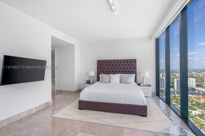 4 bedroom Condominium at 18555 Collins Ave 5105, 18555 Collins Avenue Cond, Sunny Isles Beach — photo 3