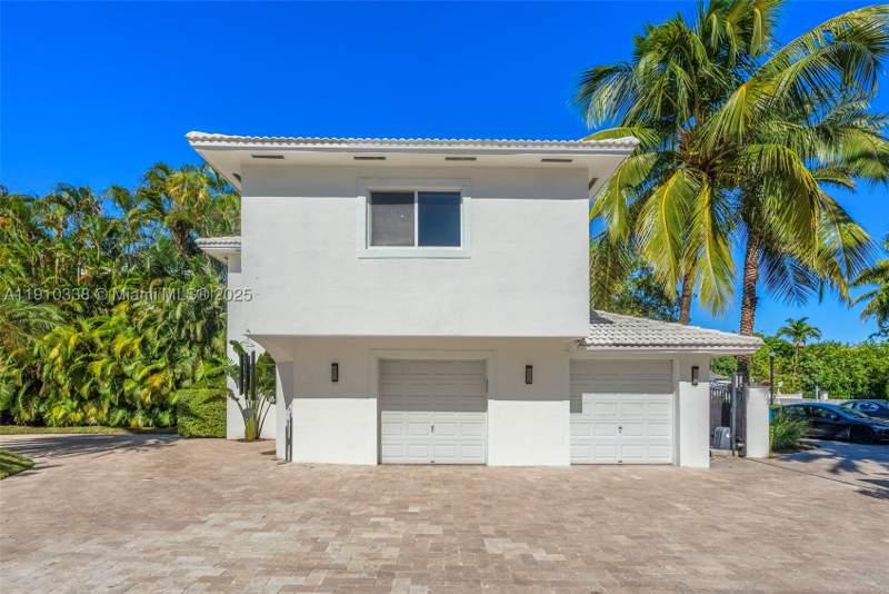5 bedroom SingleFamilyResidence at 6300 Allison Rd, Indian Creek Sub, Miami Beach — photo 4