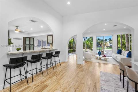 6300 Allison Rd, Miami Beach FL - photo 9 of 32