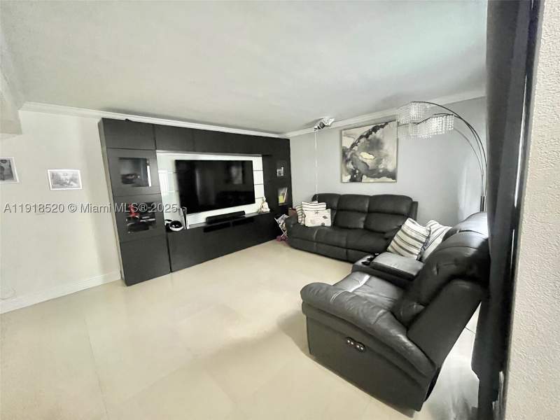 2 bedroom Condominium at 1990 SW 121st Ct 232, Les Chateaux At Int Garde, Miami — photo 4