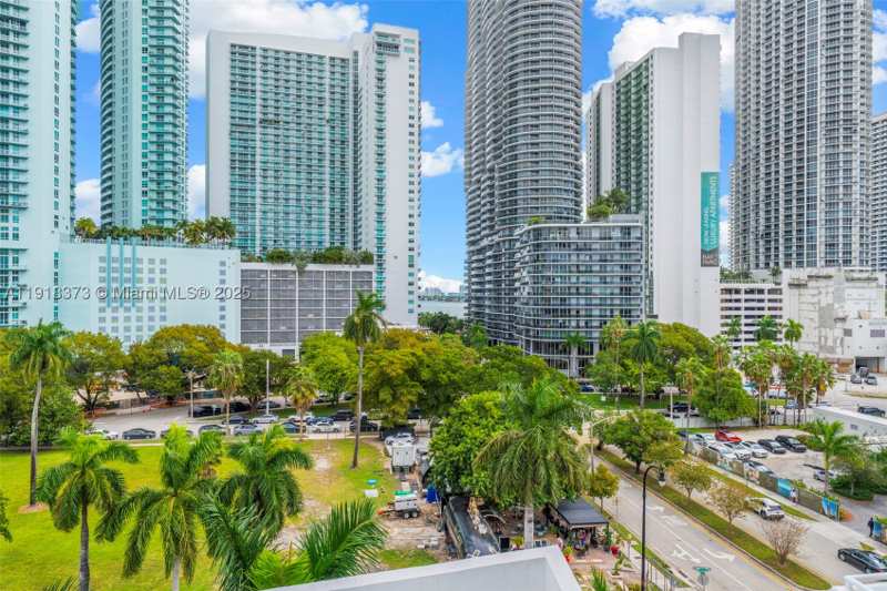 3 bedroom Condominium at 275 NE 18th St 708, 1800 Biscayne Plaza Condo, Miami — photo 1