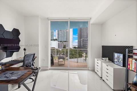 275 NE 18th St 708, Miami FL - photo 13 of 34