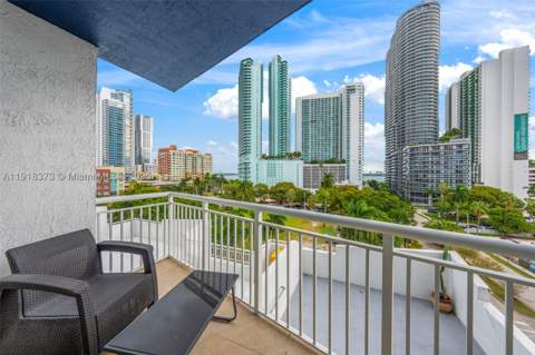 275 NE 18th St 708, Miami FL - photo 15 of 34