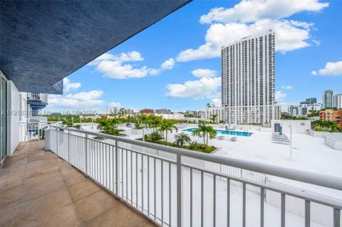 275 NE 18th St 708, Miami FL - photo 7 of 34