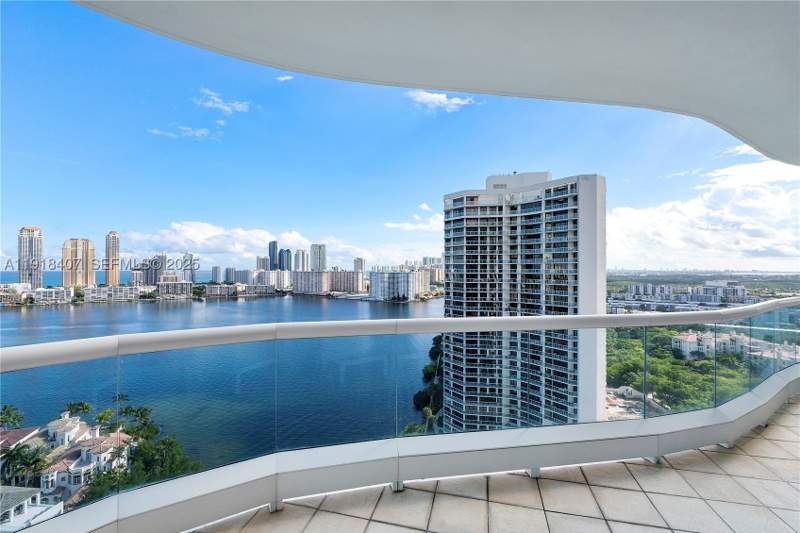 4 bedroom Condominium at 6000 Island Blvd 2406, Bellamare @ Williams Isla, Aventura — photo 3