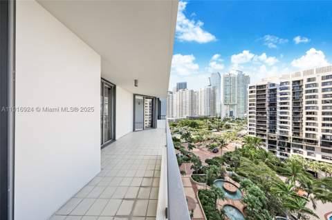 520 Brickell Key Dr A1104, Miami FL - photo 13 of 36