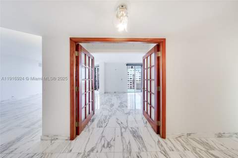 520 Brickell Key Dr A1104, Miami FL - photo 9 of 36