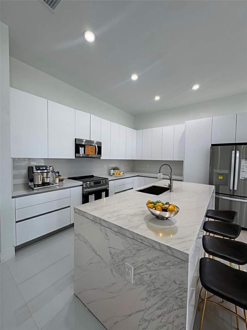 4 bedroom SingleFamilyResidence at 29100 SW 165 Avenue, Bella Marie Estates, Homestead — photo 3