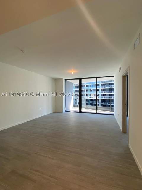 1000 Brickell Plz 3207, Miami FL - photo 19 of 23