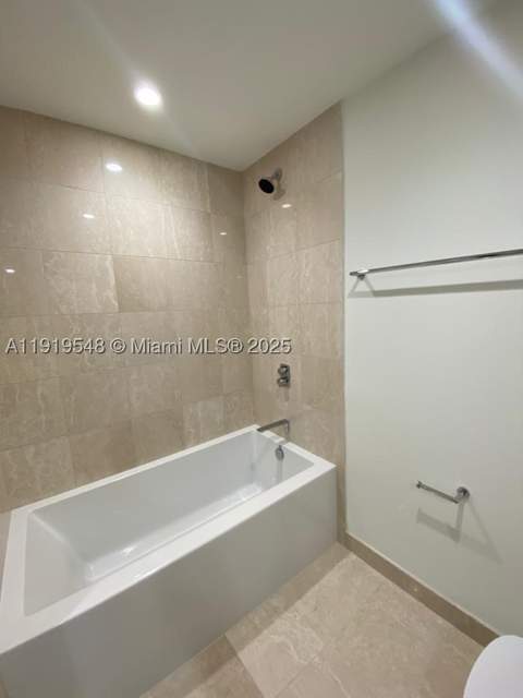 1000 Brickell Plz 3207, Miami FL - photo 21 of 23