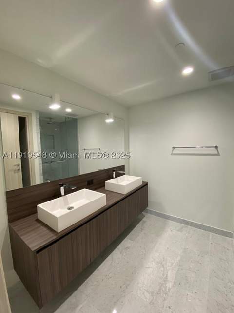1000 Brickell Plz 3207, Miami FL - photo 23 of 23