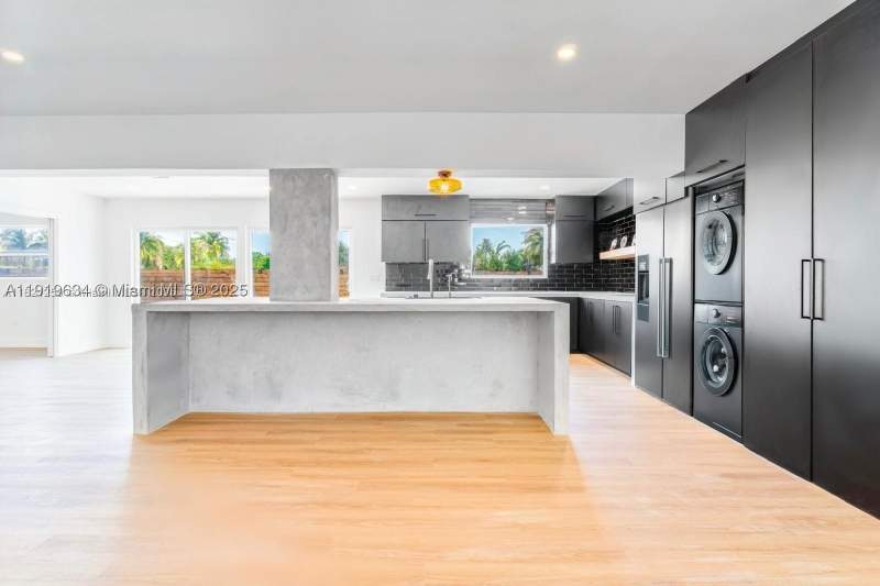 4 bedroom SingleFamilyResidence at 19661 NE 10th Pl, Ives Estates Sec 1, Miami — photo 5