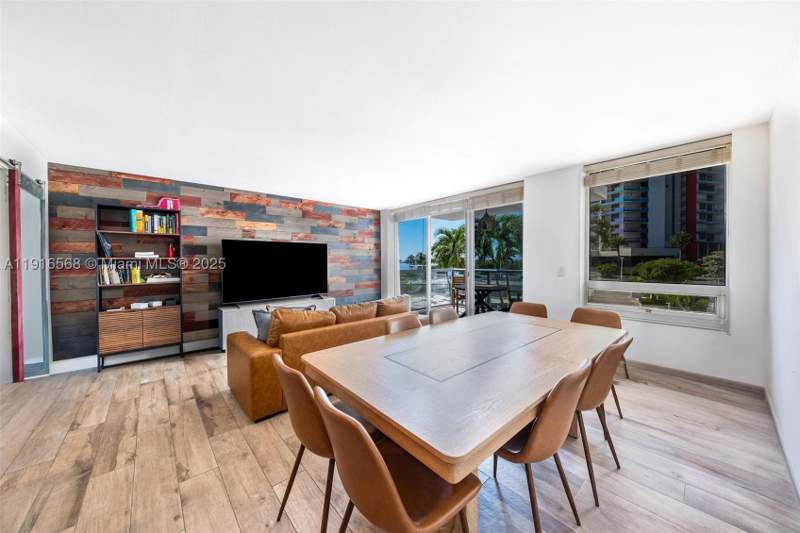 1 bedroom Condominium at 1541 Brickell Ave C406, The Palace Condo, Miami — photo 2