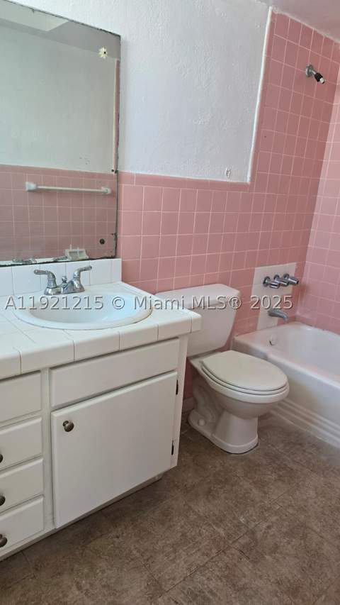 1885 NE 121st St 17, North Miami FL - photo 10 of 11