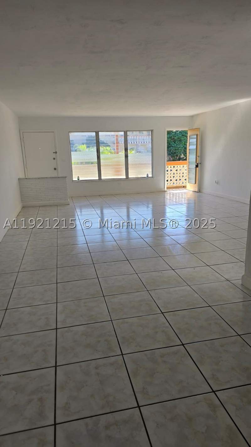 1 bedroom Condominium at 1885 NE 121st St 17, Sutton House Condo, North Miami — photo 2